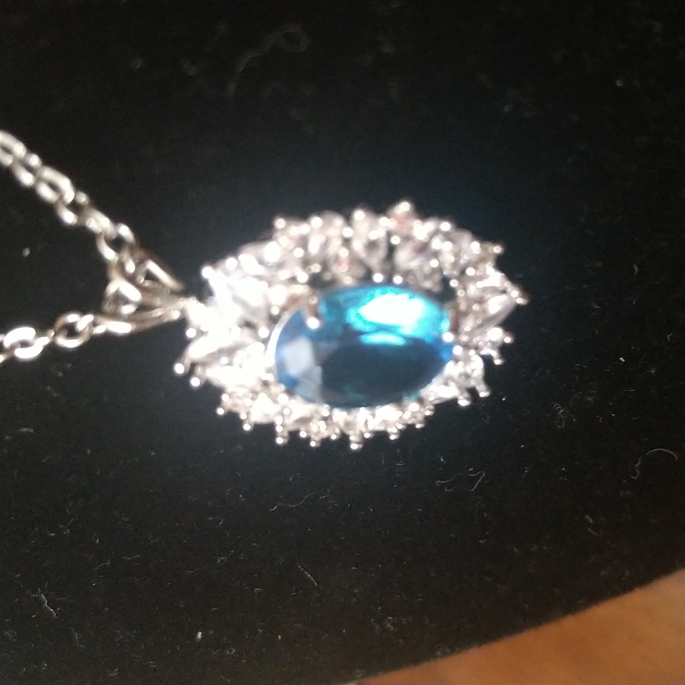 Necklace - Picture 2 of 3